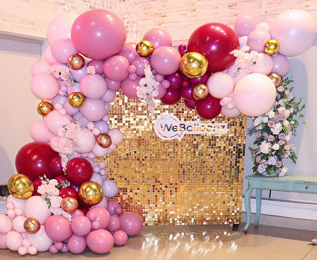 Balloon decoration on wall deals