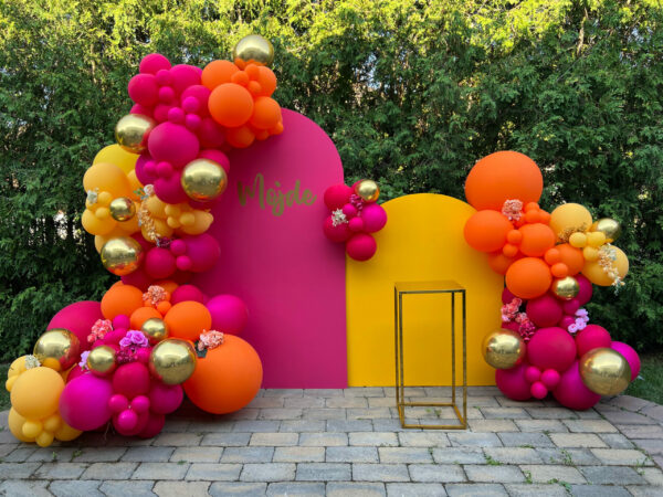GARLAND & BACKDROPS