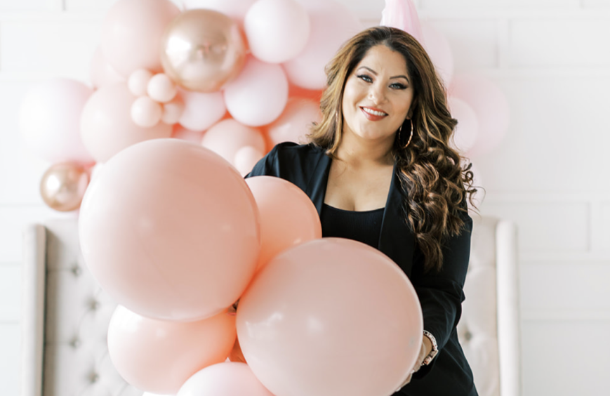 Booking balloon decor for event