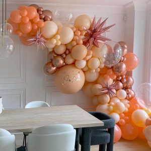 BALLOON GARLAND $620 (STANDARD SIZE)